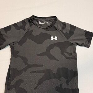 Under Armour black camo t-shirt Youth M